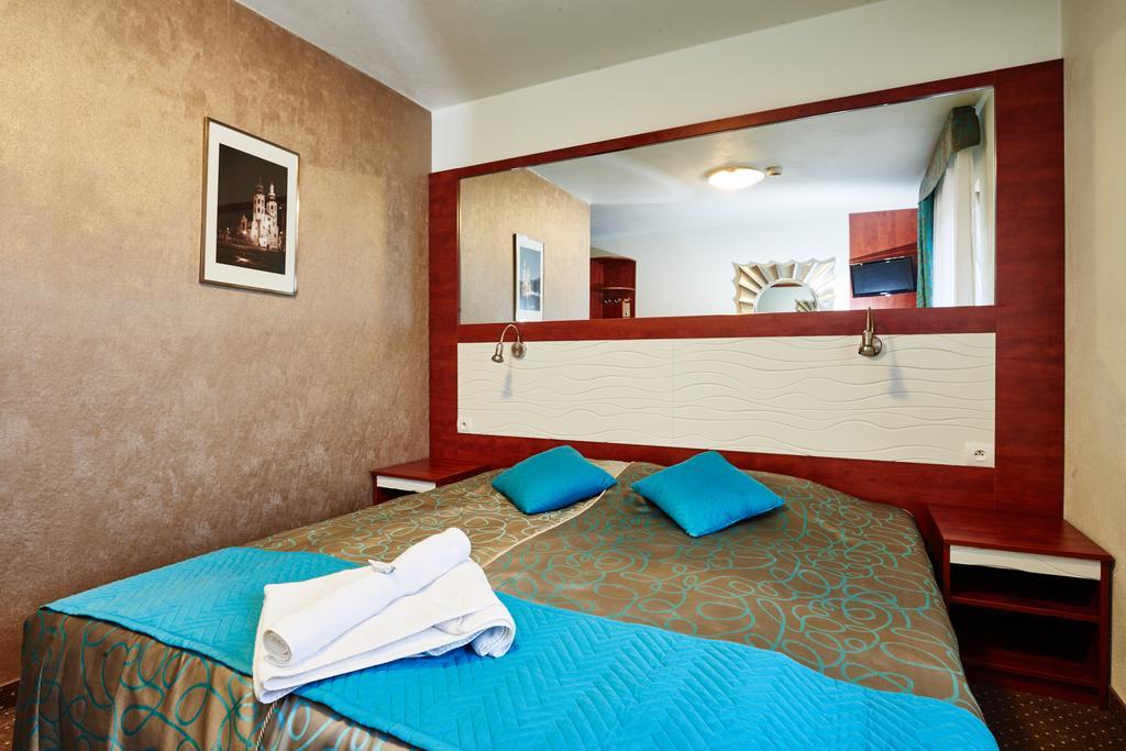 Hotel Santorini Cracóvia Quarto foto